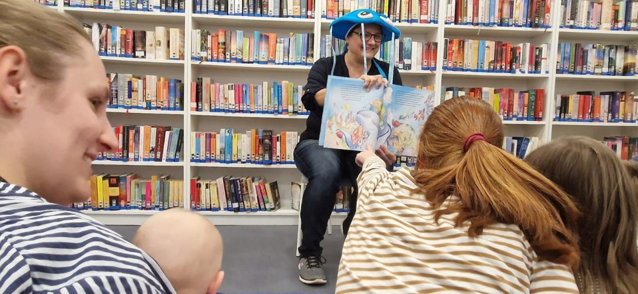 Innenansicht: Bibliothek Gumpoldskirchen